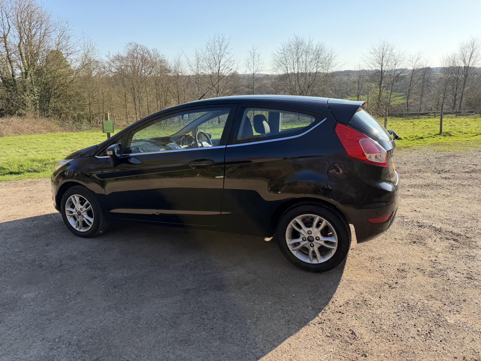 Ford Fiesta 1.25 Zetec Hatchback 3dr Petrol Manual Euro 6 (82 ps)