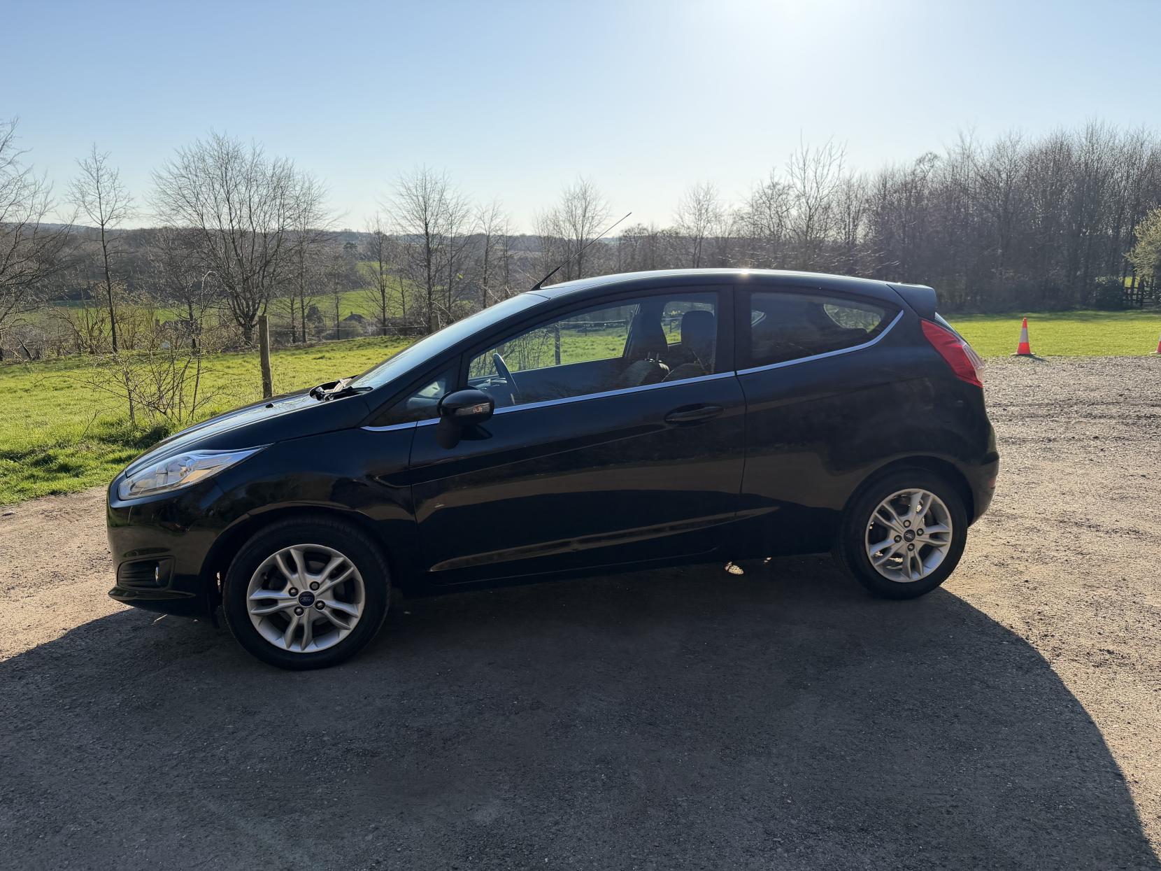 Ford Fiesta 1.25 Zetec Hatchback 3dr Petrol Manual Euro 6 (82 ps)