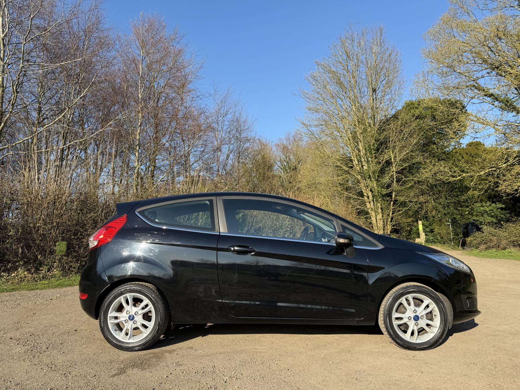 Ford Fiesta 1.25 Zetec Hatchback 3dr Petrol Manual Euro 6 (82 ps)