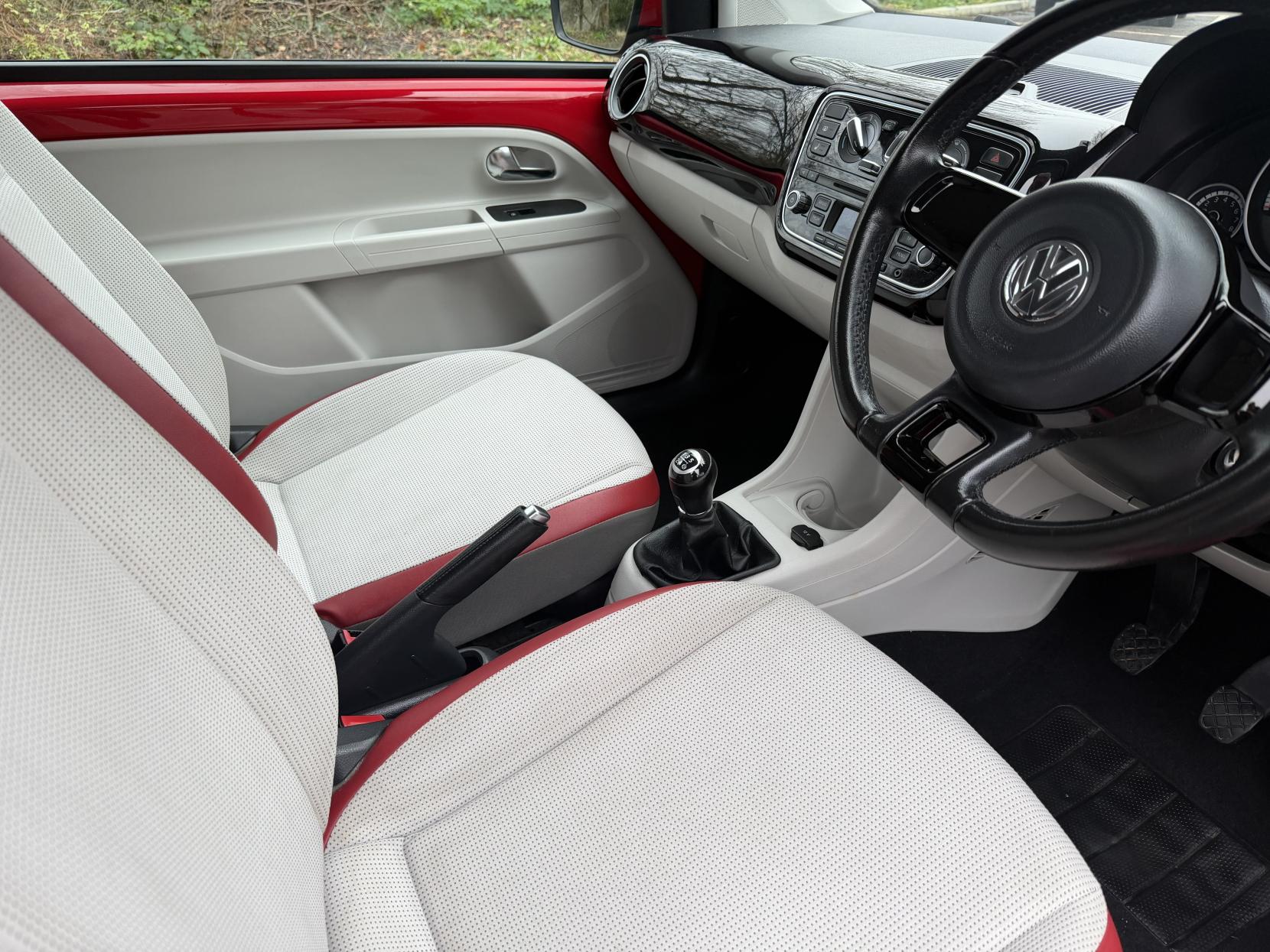 Volkswagen up! 1.0 High up! Hatchback 3dr Petrol Manual Euro 5 (75 ps)