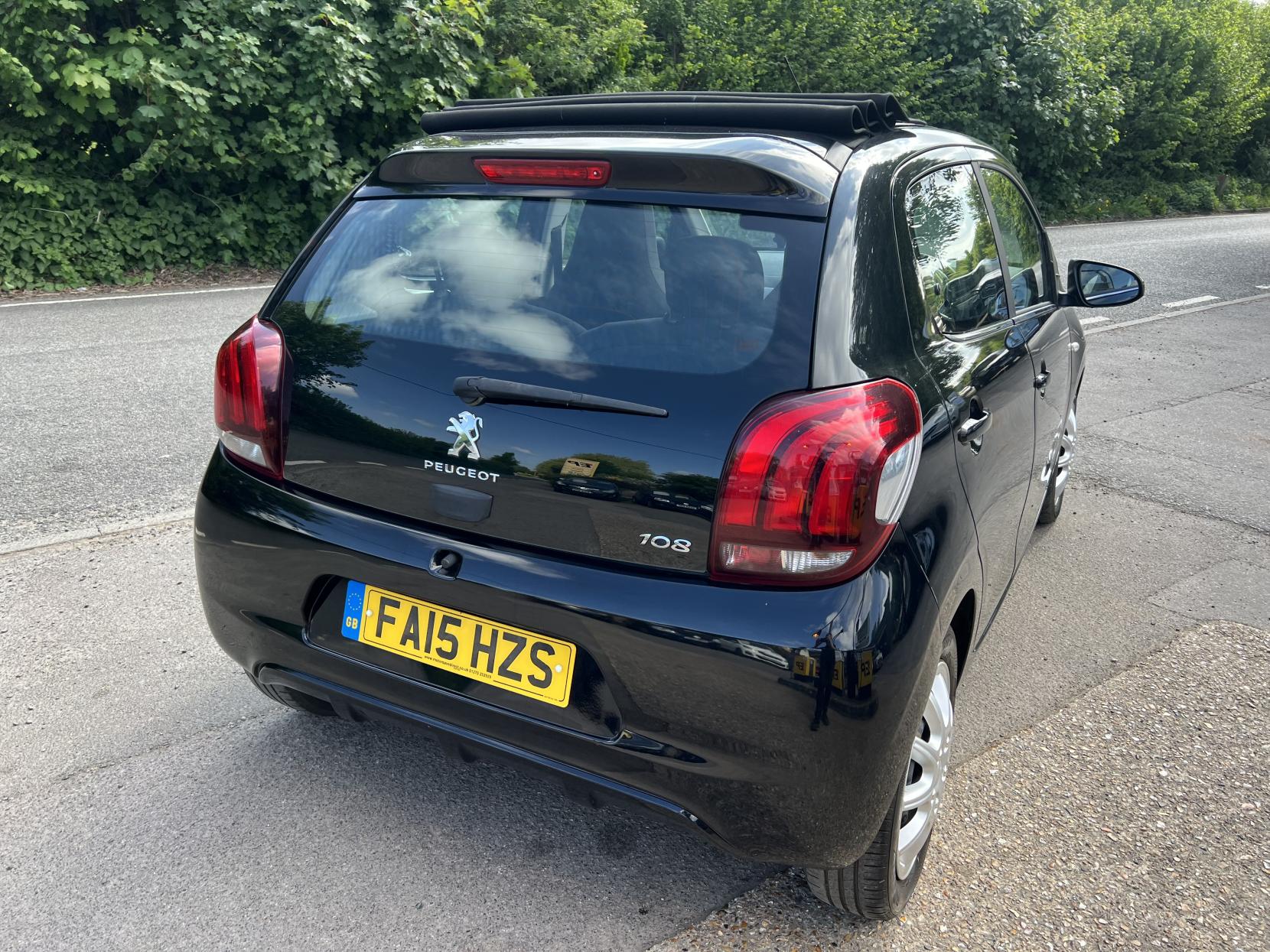 Peugeot 108 1.0 Active Top! 5dr Petrol Manual Euro 6 (68 ps)