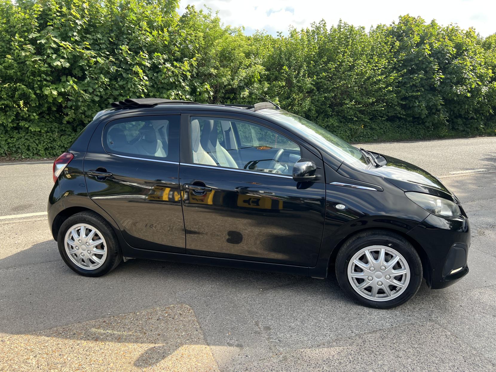 Peugeot 108 1.0 Active Top! 5dr Petrol Manual Euro 6 (68 ps)