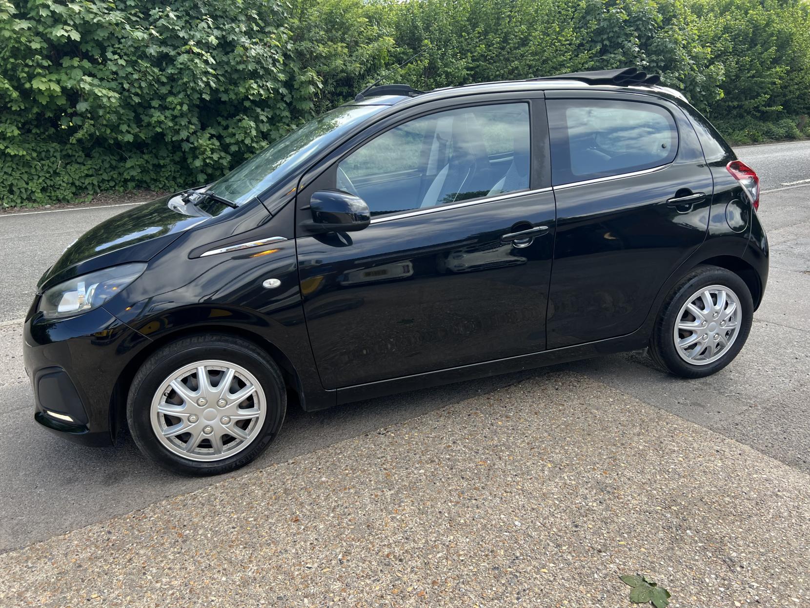 Peugeot 108 1.0 Active Top! 5dr Petrol Manual Euro 6 (68 ps)