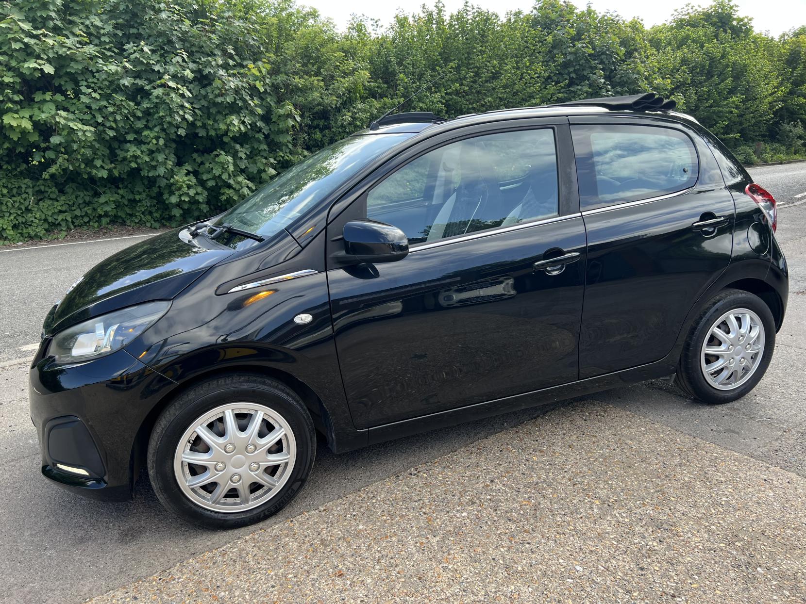 Peugeot 108 1.0 Active Top! 5dr Petrol Manual Euro 6 (68 ps)