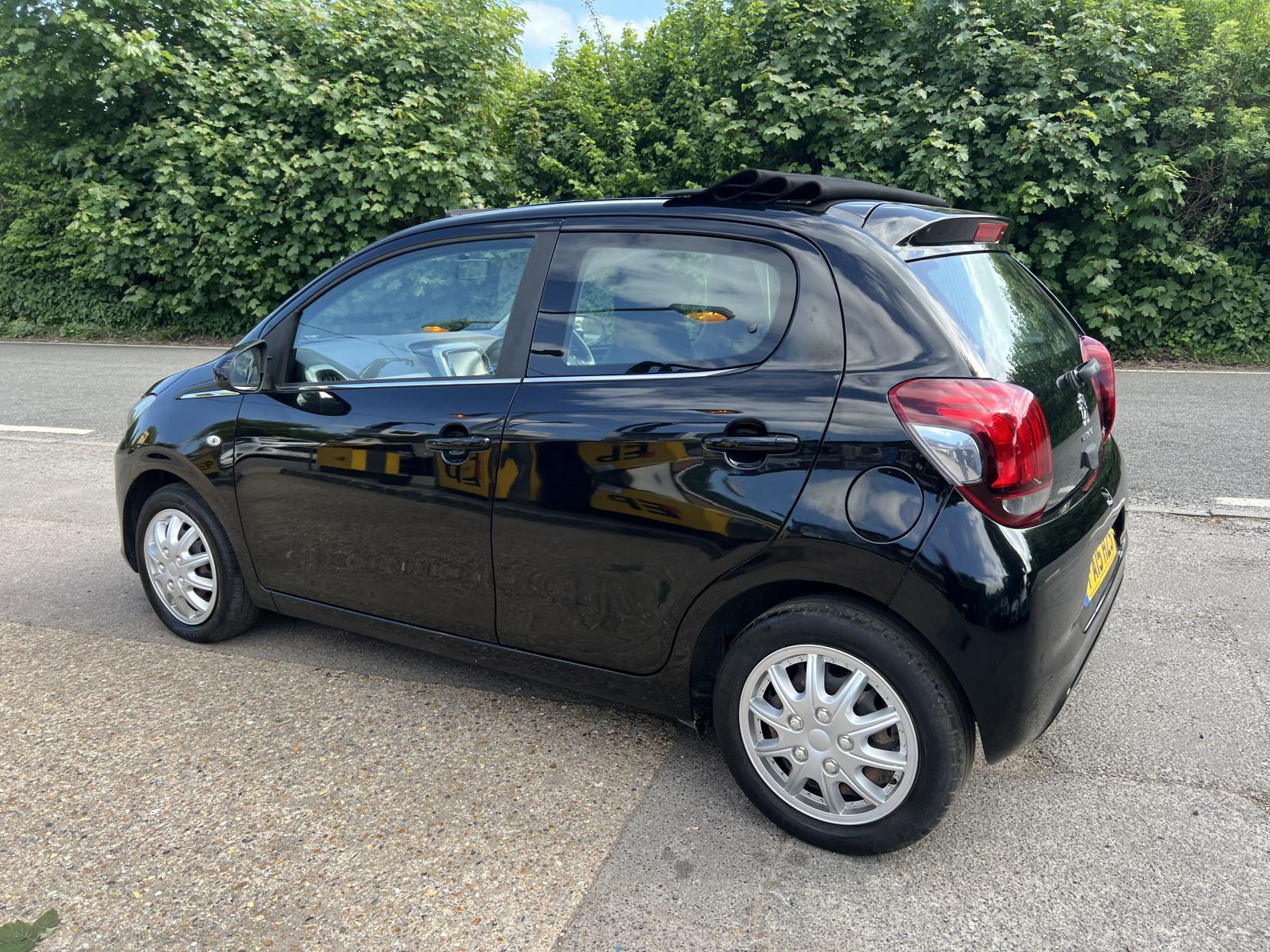 Peugeot 108 1.0 Active Top! 5dr Petrol Manual Euro 6 (68 ps)