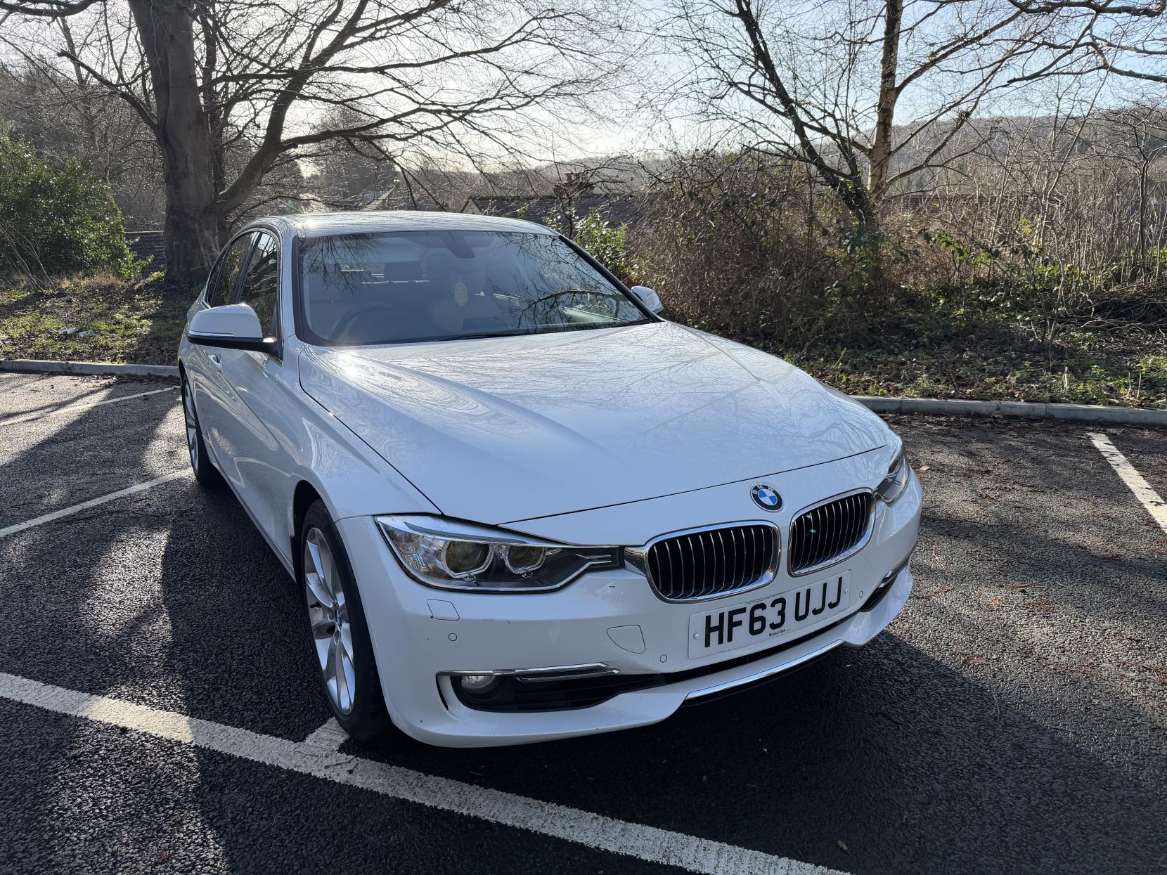 BMW 3 Series 2.0 320i Luxury Saloon 4dr Petrol Auto Euro 6 (s/s) (184 ps)