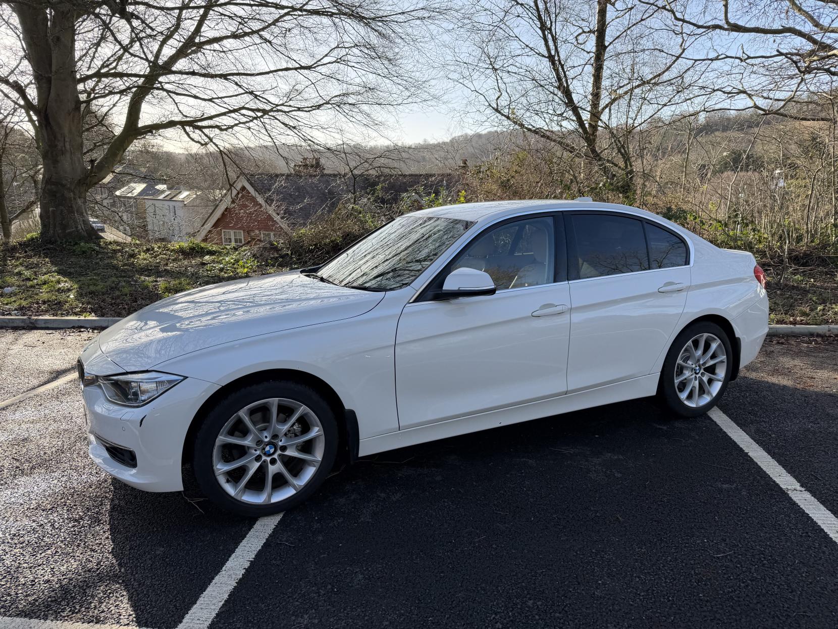 BMW 3 Series 2.0 320i Luxury Saloon 4dr Petrol Auto Euro 6 (s/s) (184 ps)