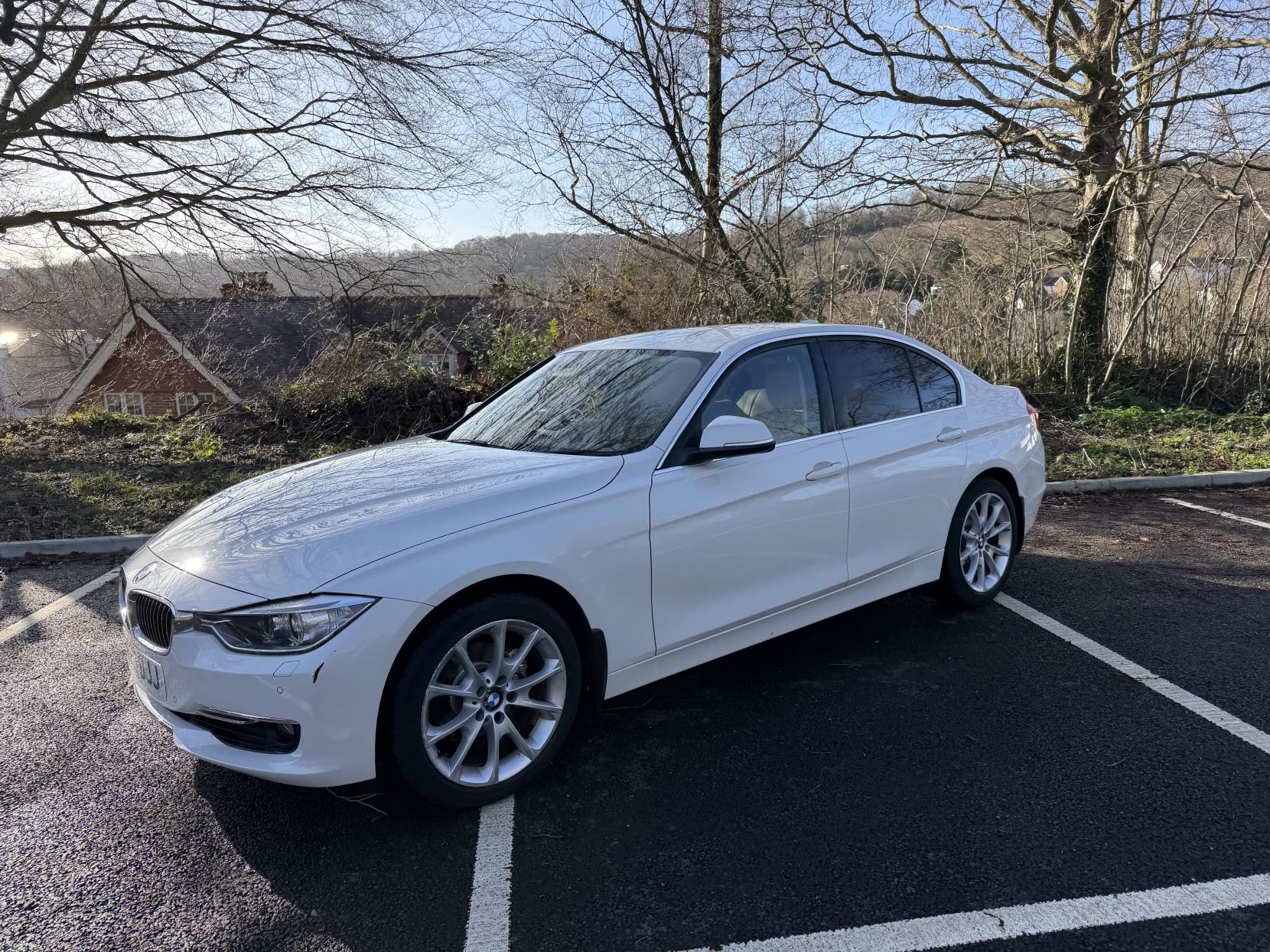 BMW 3 Series 2.0 320i Luxury Saloon 4dr Petrol Auto Euro 6 (s/s) (184 ps)