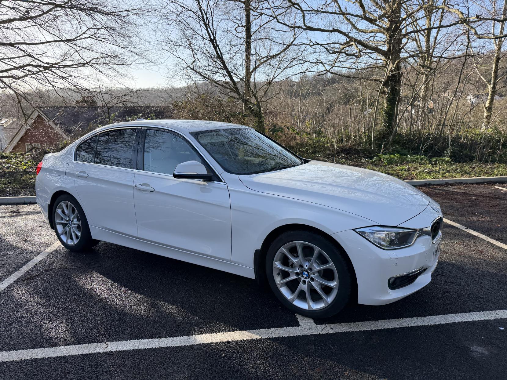 BMW 3 Series 2.0 320i Luxury Saloon 4dr Petrol Auto Euro 6 (s/s) (184 ps)