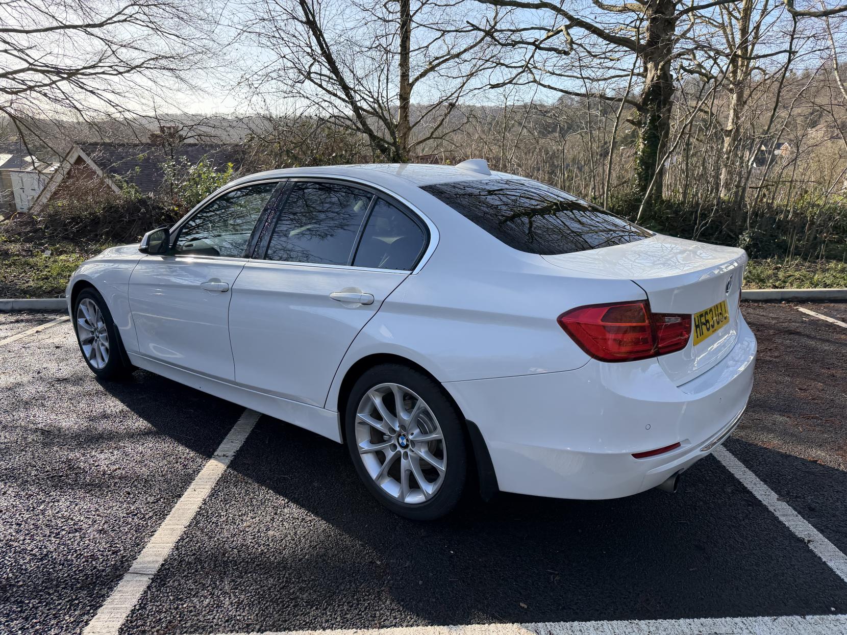 BMW 3 Series 2.0 320i Luxury Saloon 4dr Petrol Auto Euro 6 (s/s) (184 ps)