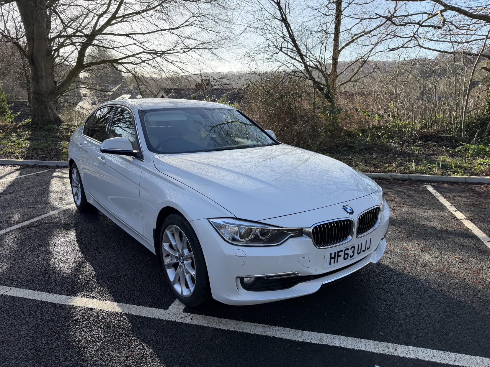 BMW 3 Series 2.0 320i Luxury Saloon 4dr Petrol Auto Euro 6 (s/s) (184 ps)