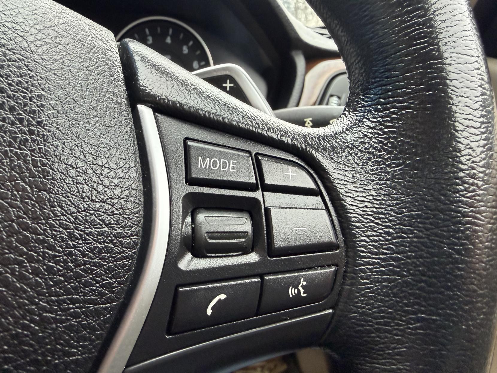 BMW 3 Series 2.0 320i Luxury Saloon 4dr Petrol Auto Euro 6 (s/s) (184 ps)