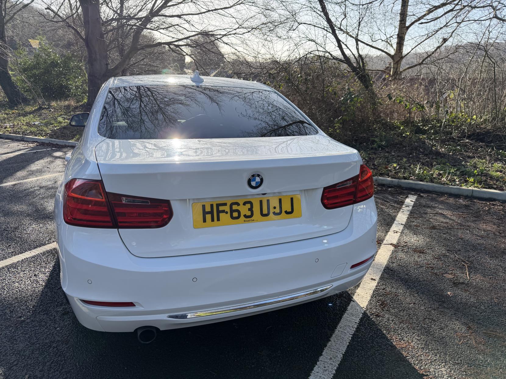 BMW 3 Series 2.0 320i Luxury Saloon 4dr Petrol Auto Euro 6 (s/s) (184 ps)