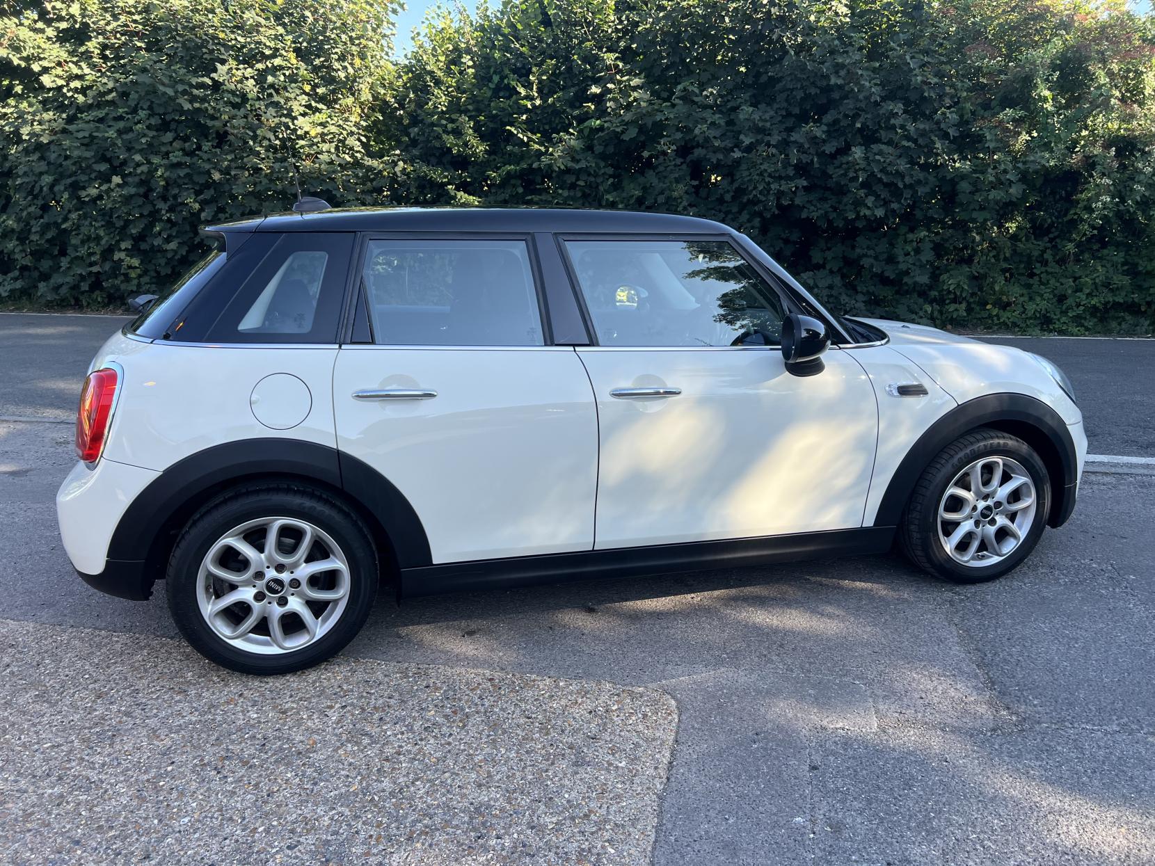 MINI Hatch 1.5 Cooper Hatchback 5dr Petrol Manual Euro 6 (s/s) (136 ps)