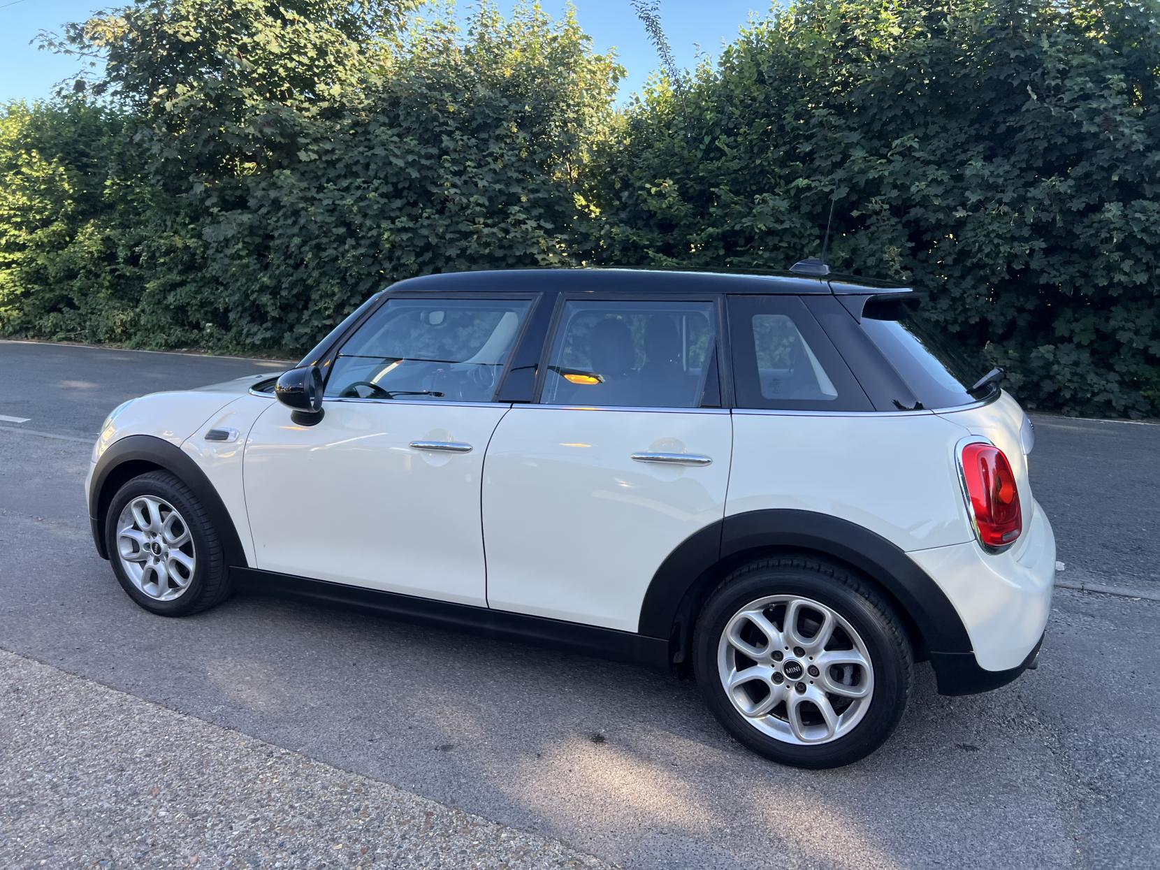 MINI Hatch 1.5 Cooper Hatchback 5dr Petrol Manual Euro 6 (s/s) (136 ps)