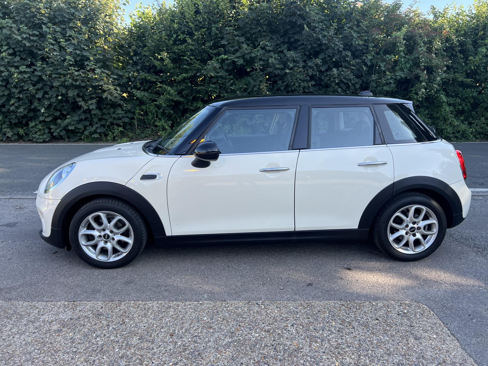 MINI Hatch 1.5 Cooper Hatchback 5dr Petrol Manual Euro 6 (s/s) (136 ps)
