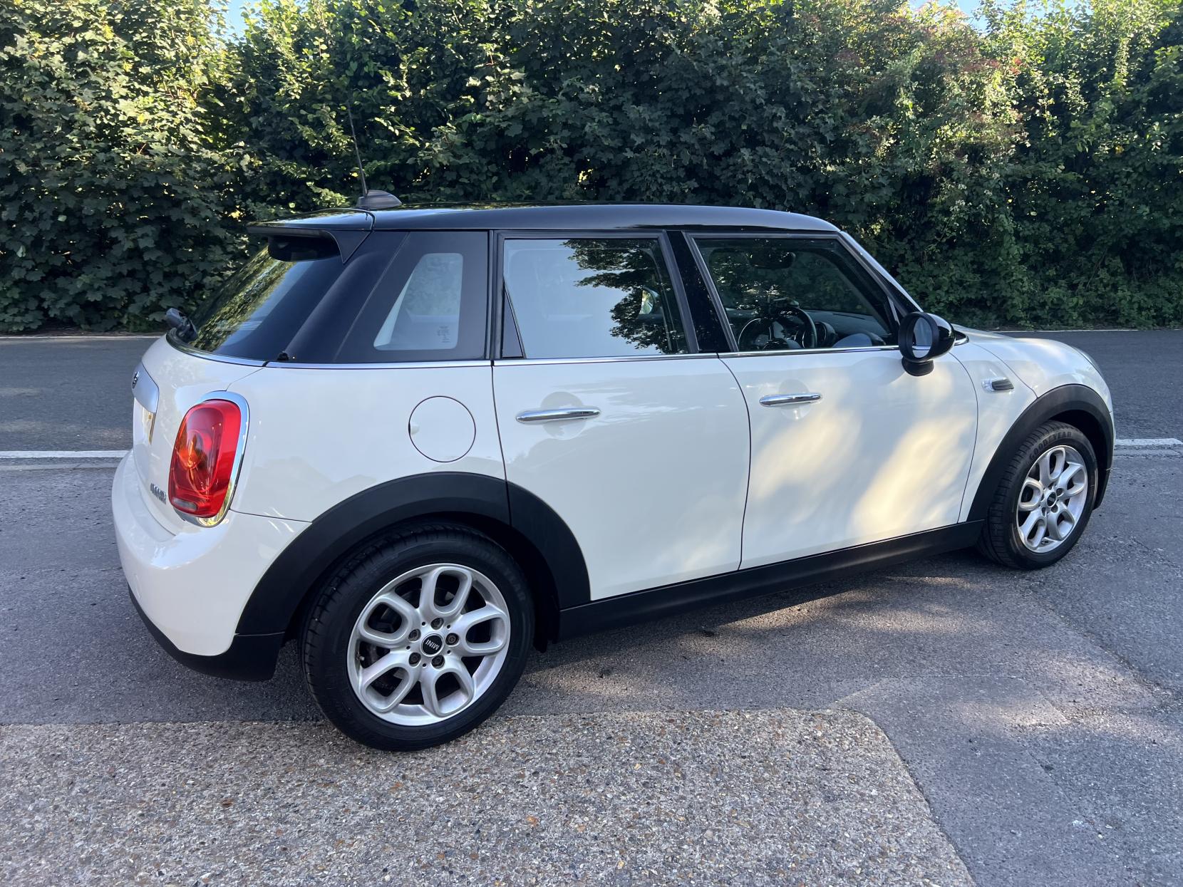 MINI Hatch 1.5 Cooper Hatchback 5dr Petrol Manual Euro 6 (s/s) (136 ps)
