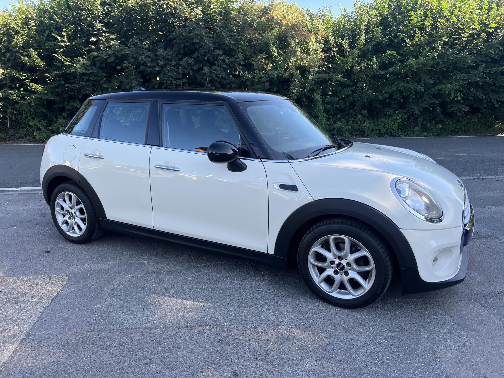 MINI Hatch 1.5 Cooper Hatchback 5dr Petrol Manual Euro 6 (s/s) (136 ps)
