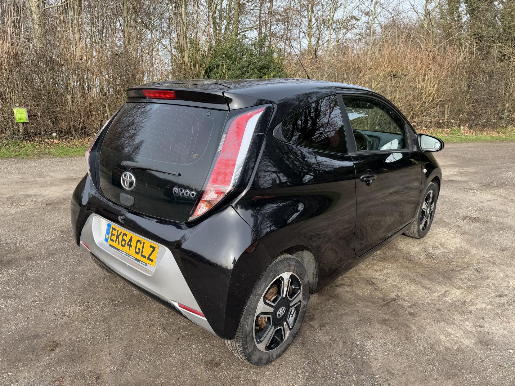 Toyota AYGO 1.0 VVT-i x-clusiv Hatchback 3dr Petrol Manual Euro 5 Euro 5 (68 ps)