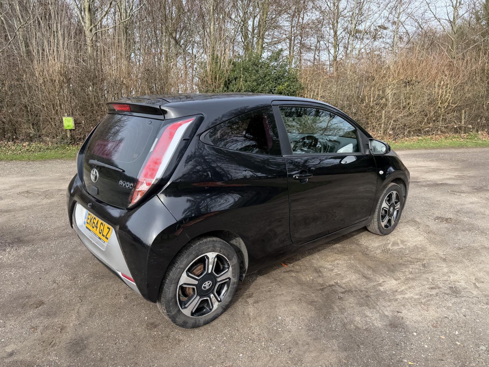 Toyota AYGO 1.0 VVT-i x-clusiv Hatchback 3dr Petrol Manual Euro 5 Euro 5 (68 ps)