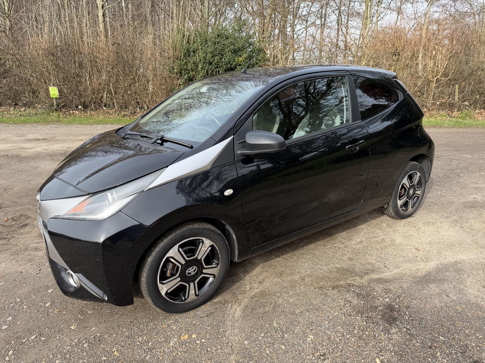 Toyota AYGO 1.0 VVT-i x-clusiv Hatchback 3dr Petrol Manual Euro 5 Euro 5 (68 ps)