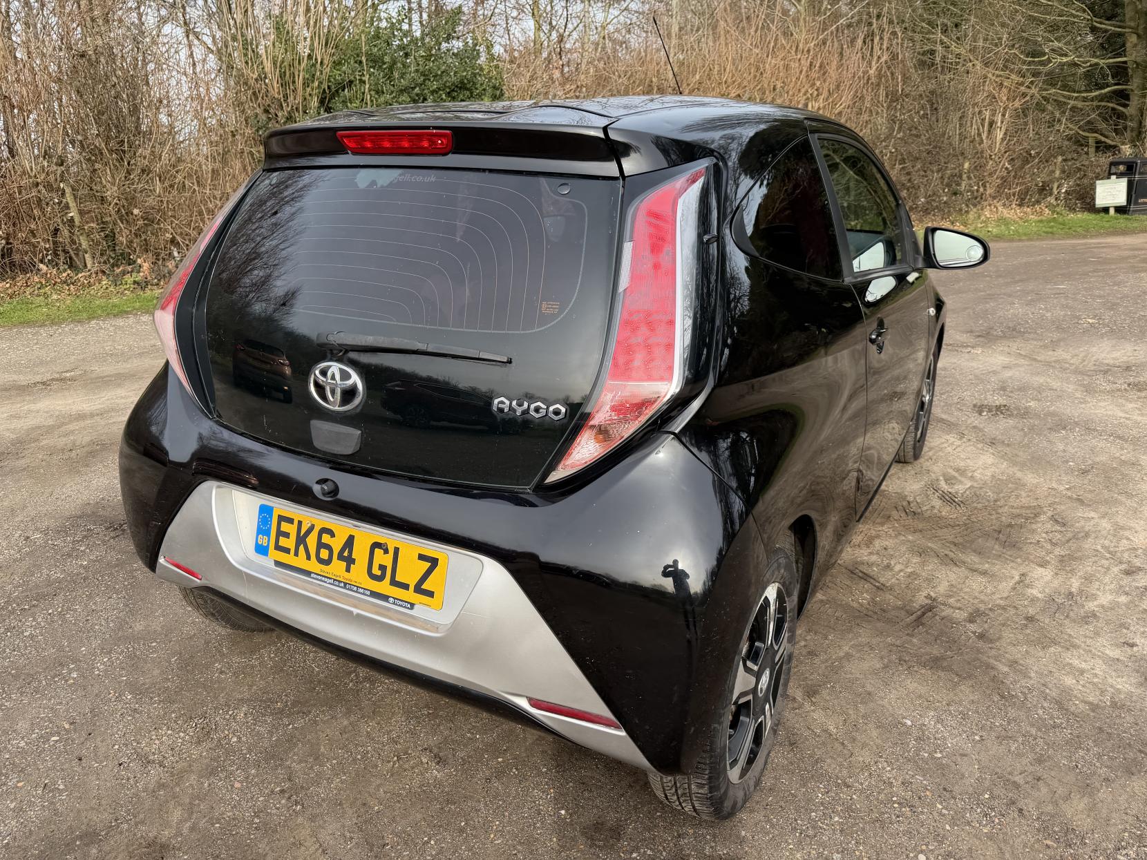 Toyota AYGO 1.0 VVT-i x-clusiv Hatchback 3dr Petrol Manual Euro 5 Euro 5 (68 ps)