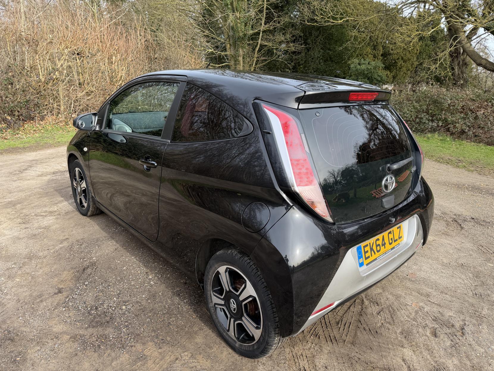 Toyota AYGO 1.0 VVT-i x-clusiv Hatchback 3dr Petrol Manual Euro 5 Euro 5 (68 ps)