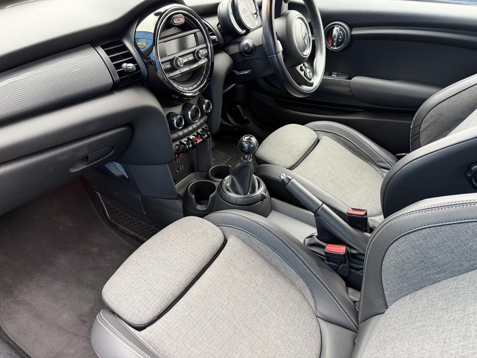 MINI Hatch 1.5 Cooper Hatchback 3dr Petrol Manual Euro 6 (s/s) (136 ps)