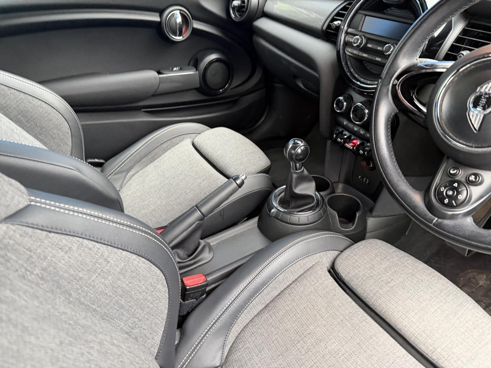 MINI Hatch 1.5 Cooper Hatchback 3dr Petrol Manual Euro 6 (s/s) (136 ps)