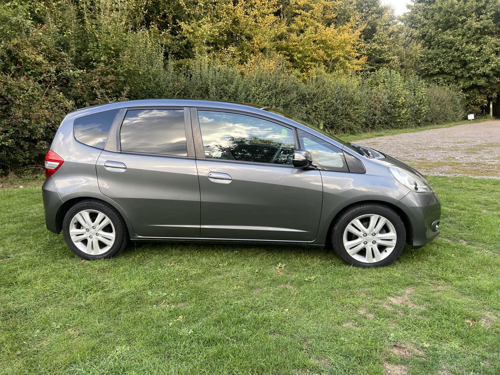 Honda Jazz 1.4 i-VTEC EX Hatchback 5dr Petrol CVT Euro 5 (99 ps)