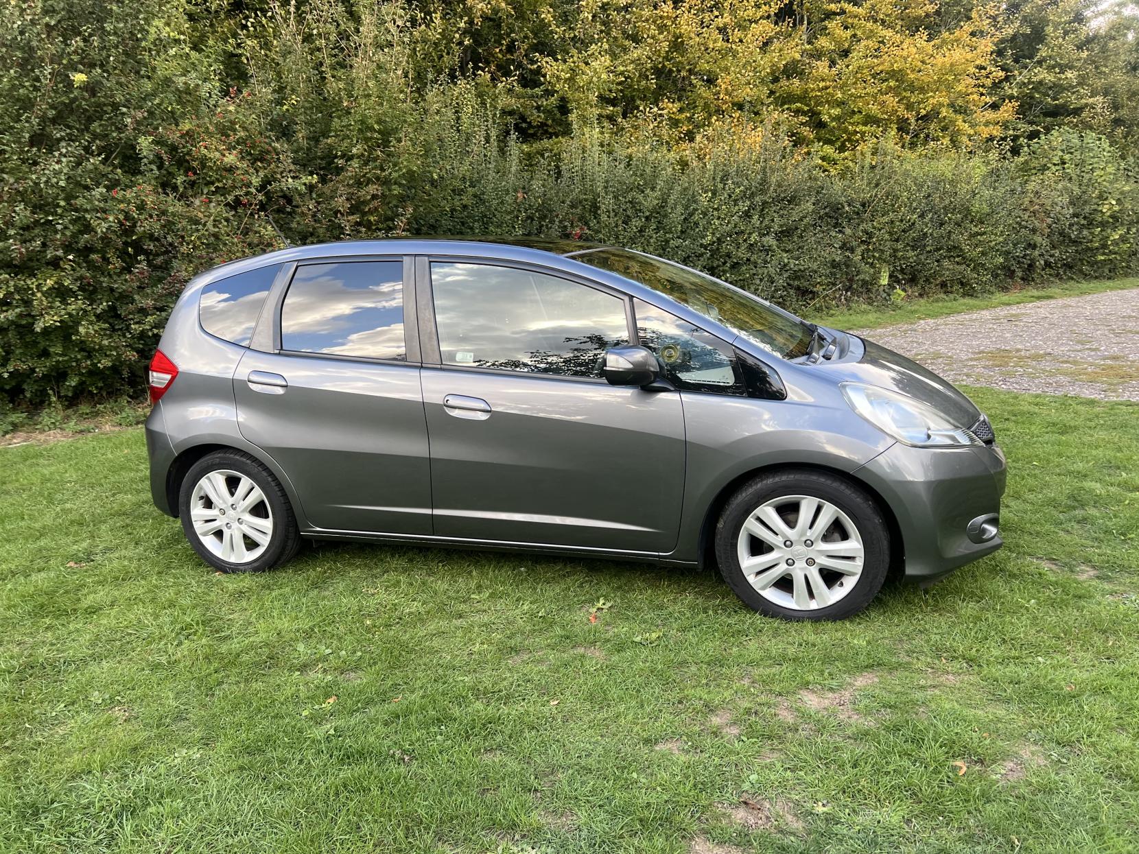 Honda Jazz 1.4 i-VTEC EX Hatchback 5dr Petrol CVT Euro 5 (99 ps)