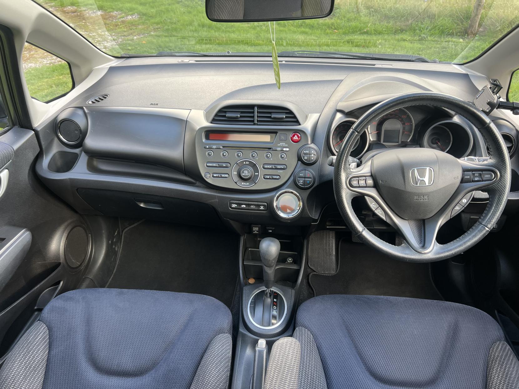 Honda Jazz 1.4 i-VTEC EX Hatchback 5dr Petrol CVT Euro 5 (99 ps)