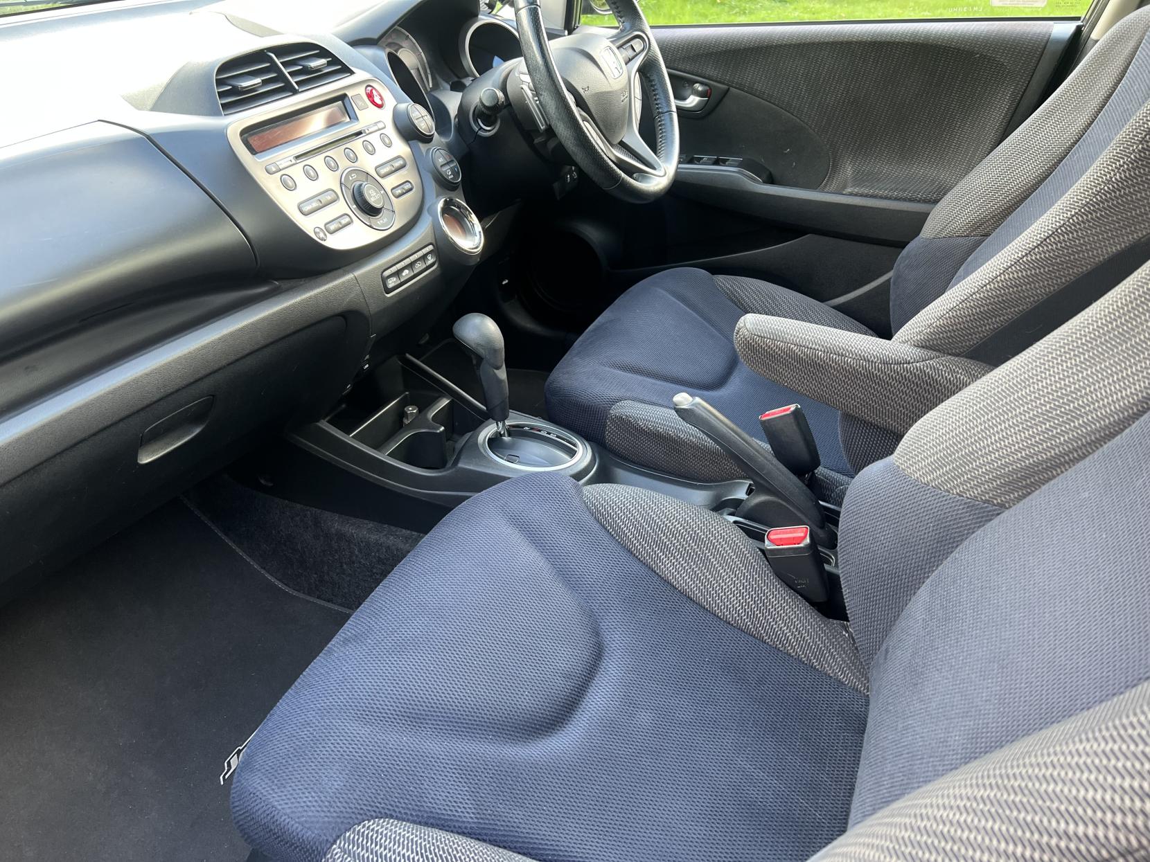 Honda Jazz 1.4 i-VTEC EX Hatchback 5dr Petrol CVT Euro 5 (99 ps)