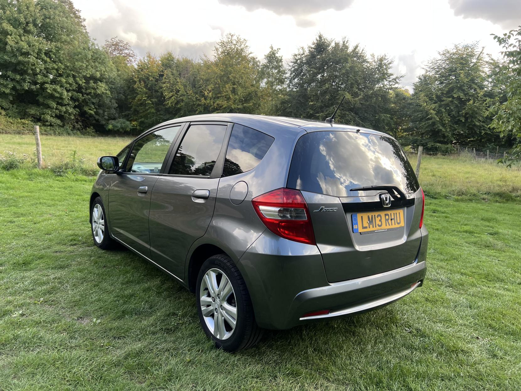 Honda Jazz 1.4 i-VTEC EX Hatchback 5dr Petrol CVT Euro 5 (99 ps)