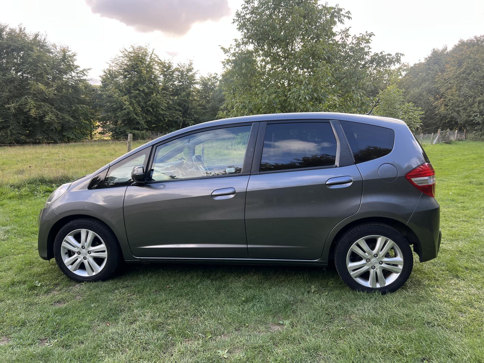 Honda Jazz 1.4 i-VTEC EX Hatchback 5dr Petrol CVT Euro 5 (99 ps)