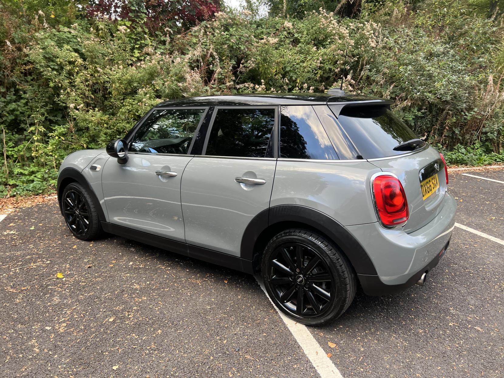 MINI Hatch 1.5 Cooper Hatchback 5dr Petrol Manual Euro 6 (s/s) (136 ps)