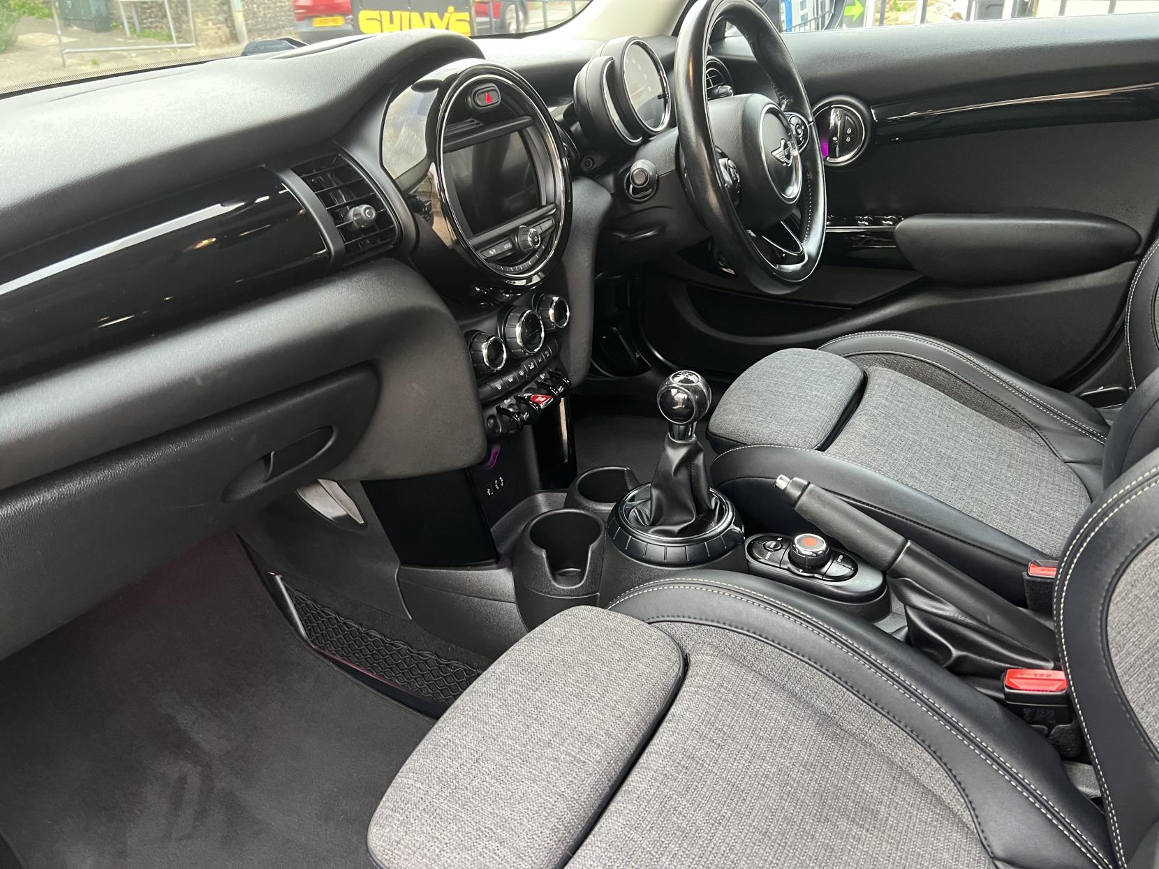 MINI Hatch 1.5 Cooper Hatchback 5dr Petrol Manual Euro 6 (s/s) (136 ps)