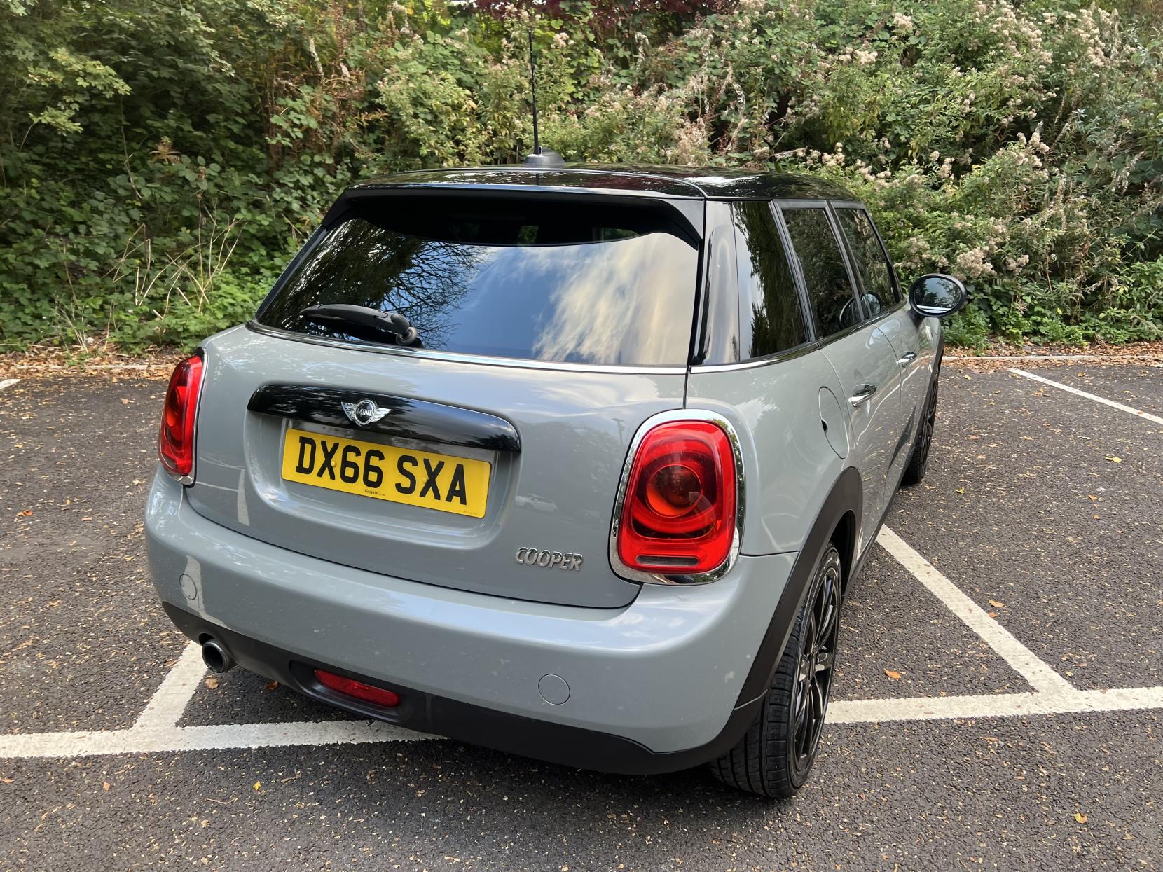 MINI Hatch 1.5 Cooper Hatchback 5dr Petrol Manual Euro 6 (s/s) (136 ps)