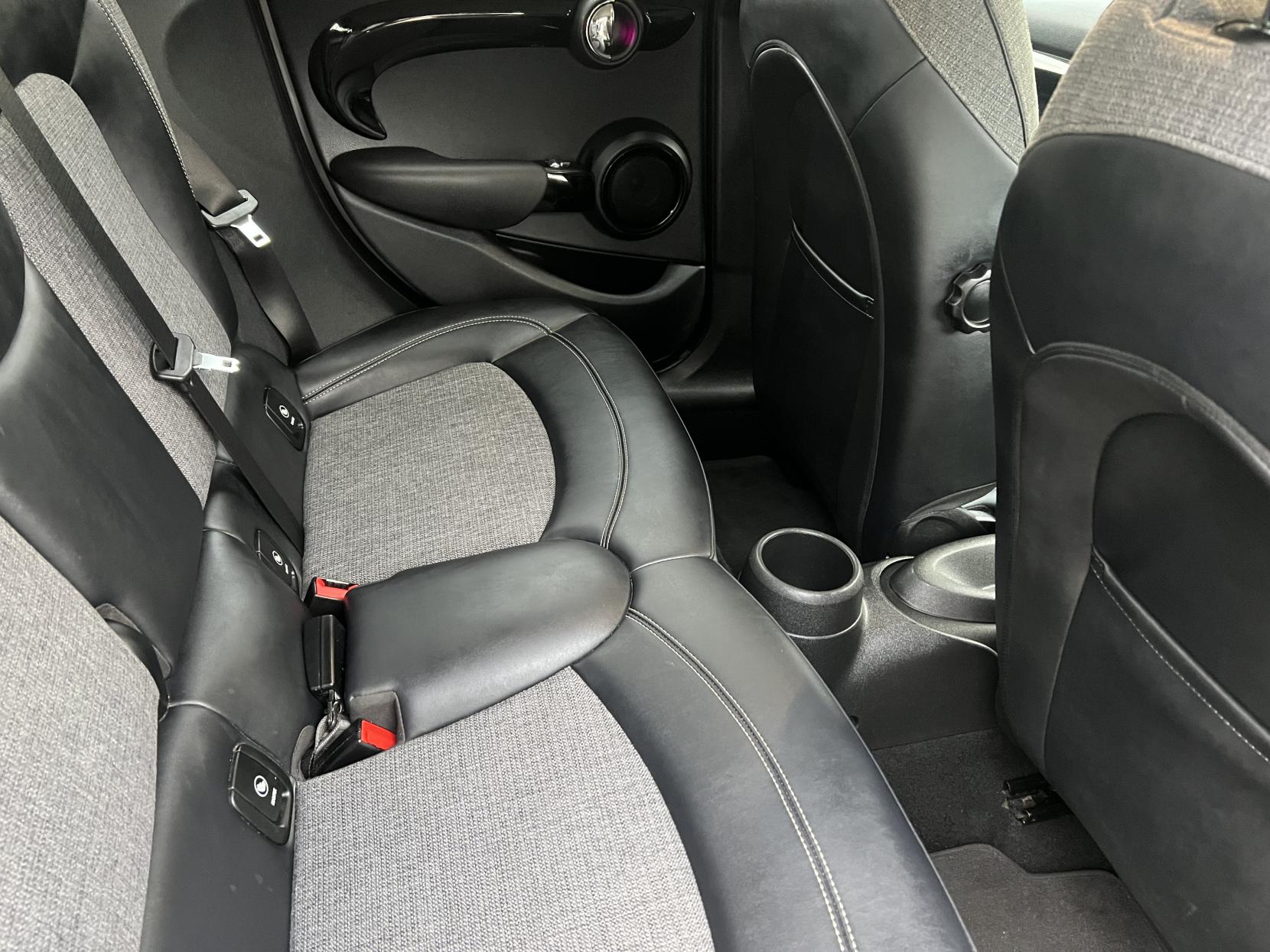 MINI Hatch 1.5 Cooper Hatchback 5dr Petrol Manual Euro 6 (s/s) (136 ps)