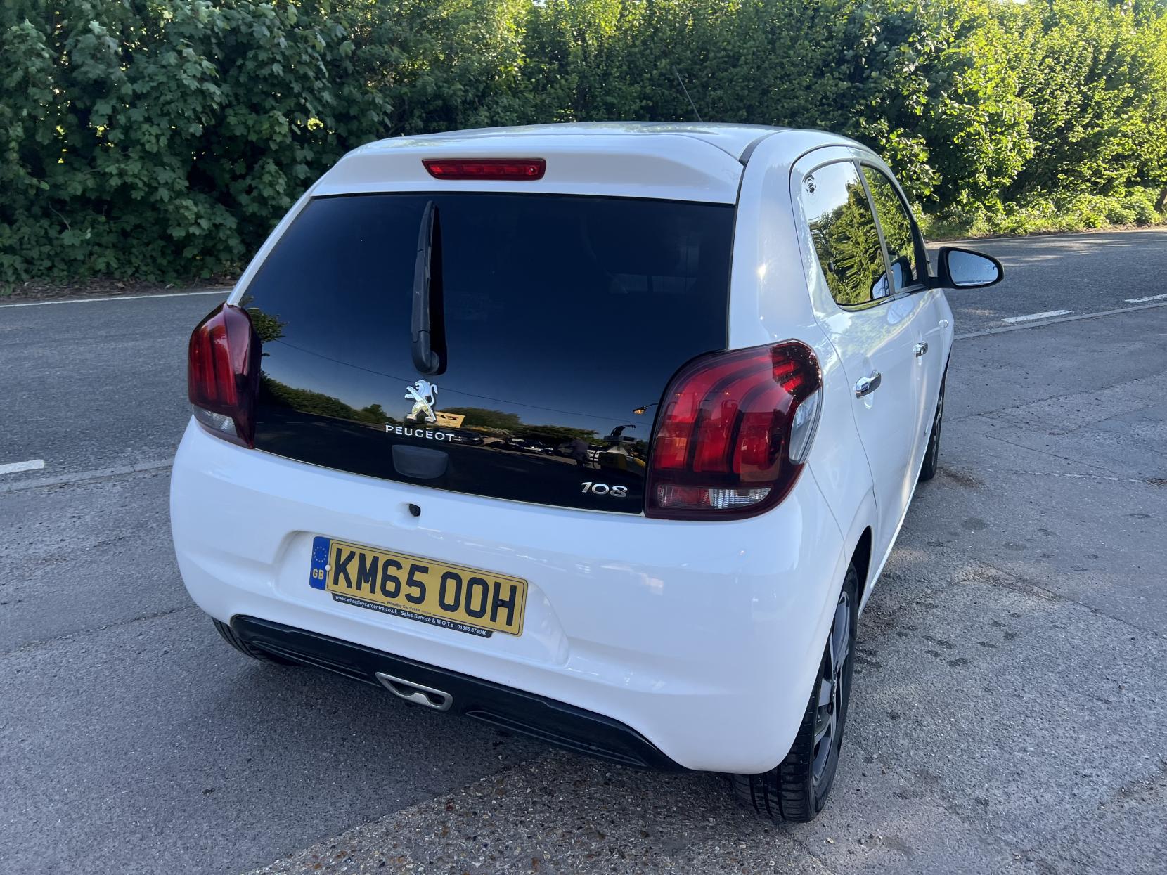 Peugeot 108 1.2 VTi PureTech Feline Hatchback 5dr Petrol Manual Euro 5 (82 ps)