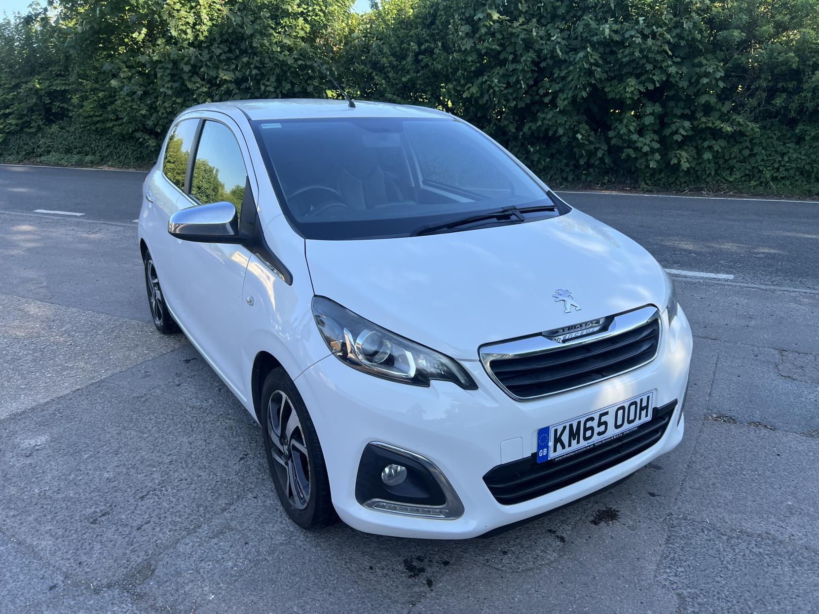 Peugeot 108 1.2 VTi PureTech Feline Hatchback 5dr Petrol Manual Euro 5 (82 ps)