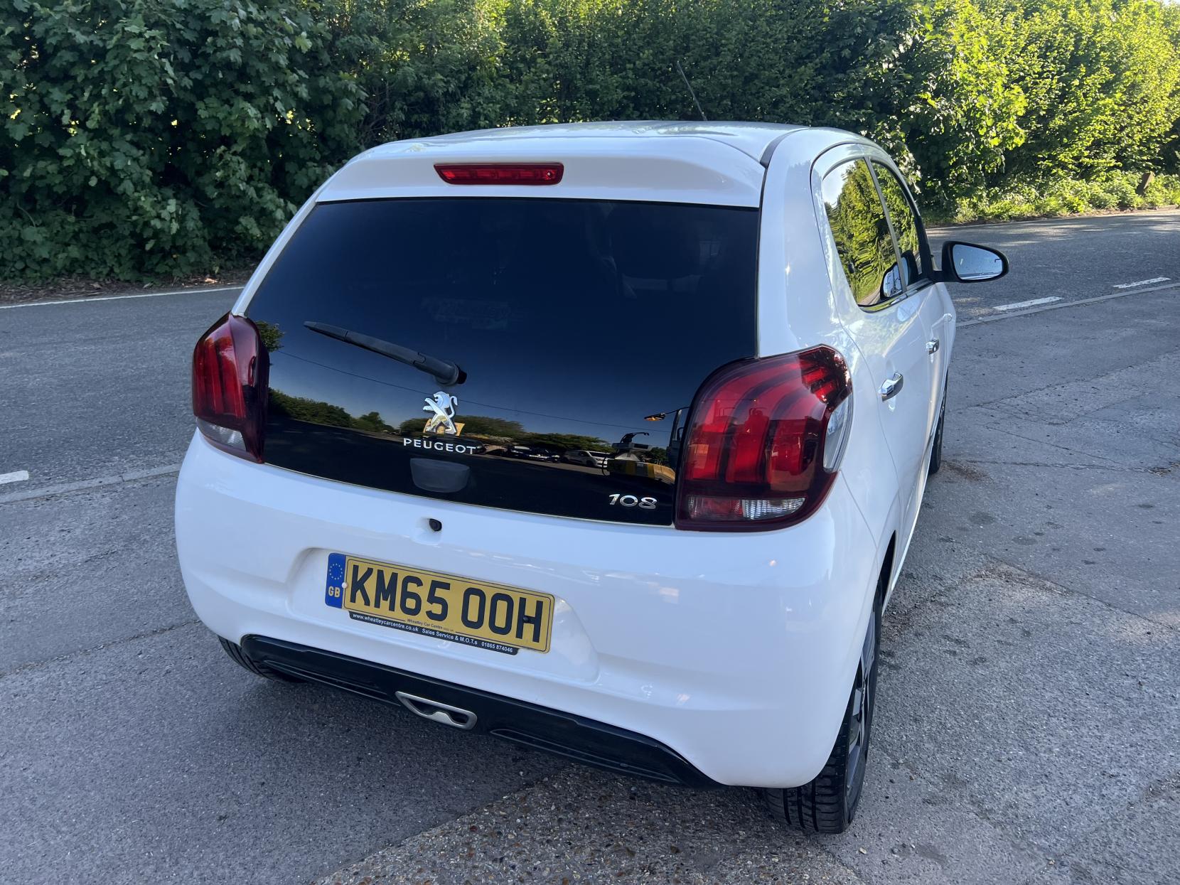Peugeot 108 1.2 VTi PureTech Feline Hatchback 5dr Petrol Manual Euro 5 (82 ps)