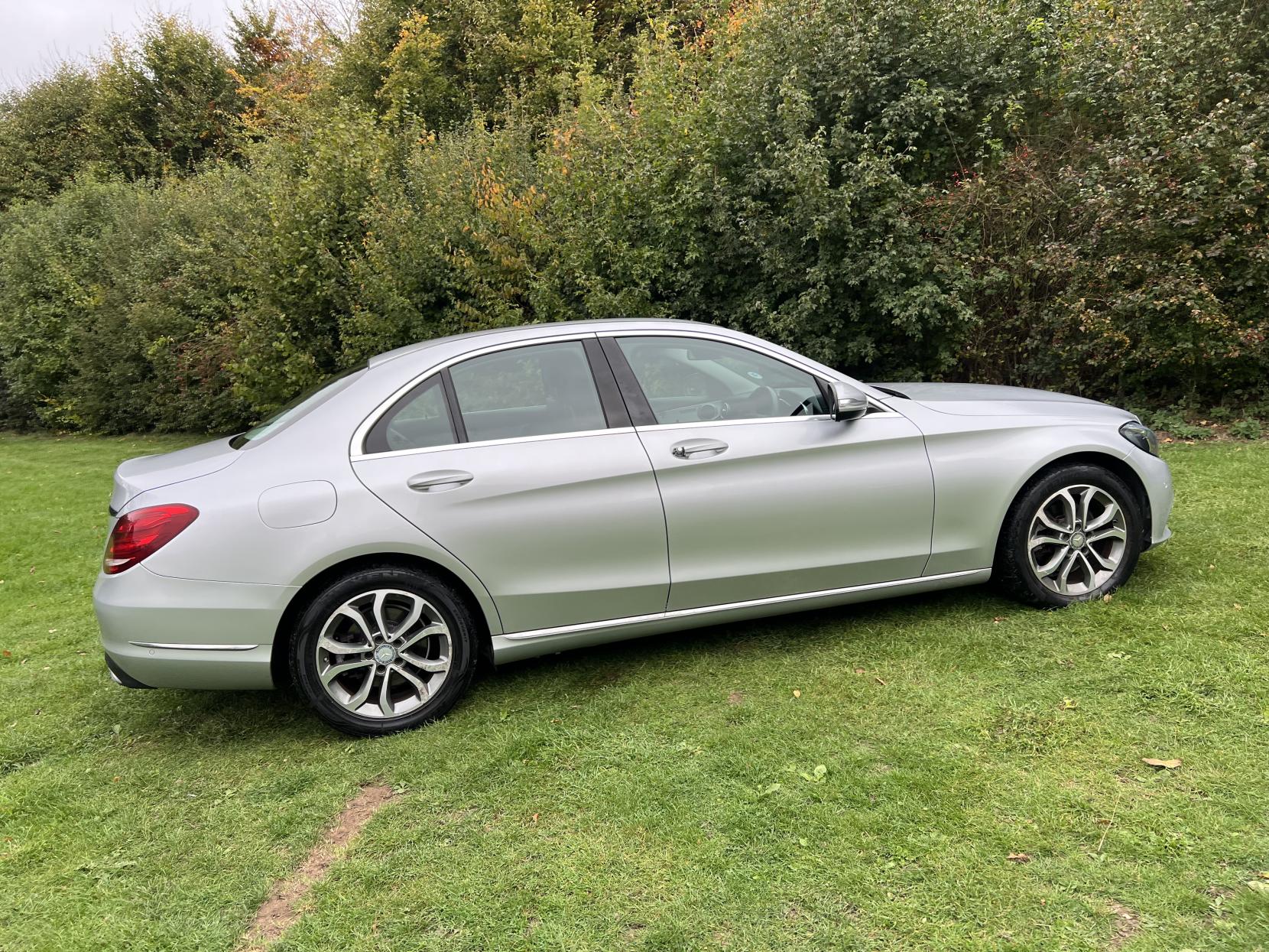 Mercedes-Benz C Class 2.0 C200 Sport Saloon 4dr Petrol 7G-Tronic+ Euro 6 (s/s) (184 ps)