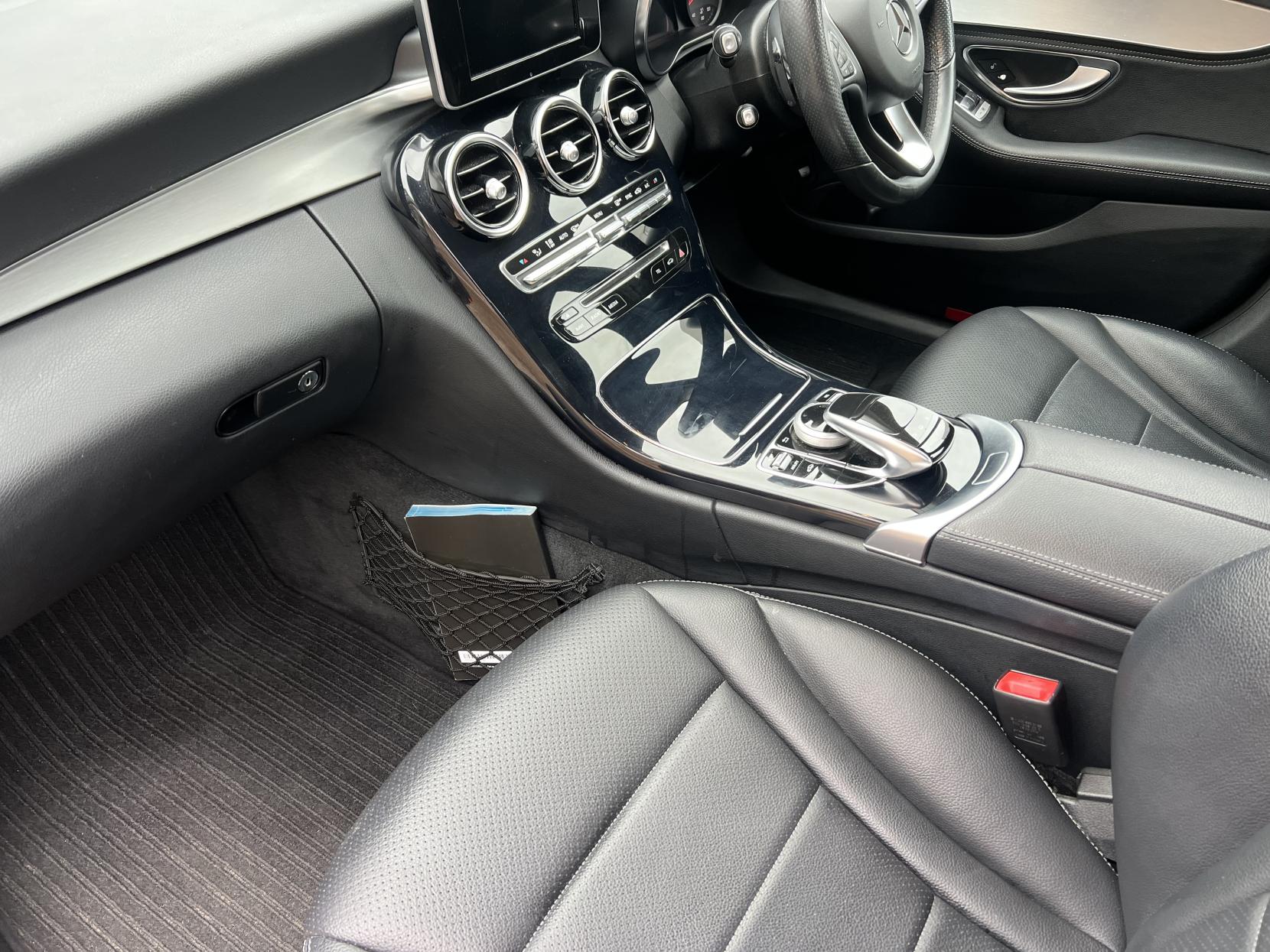 Mercedes-Benz C Class 2.0 C200 Sport Saloon 4dr Petrol 7G-Tronic+ Euro 6 (s/s) (184 ps)