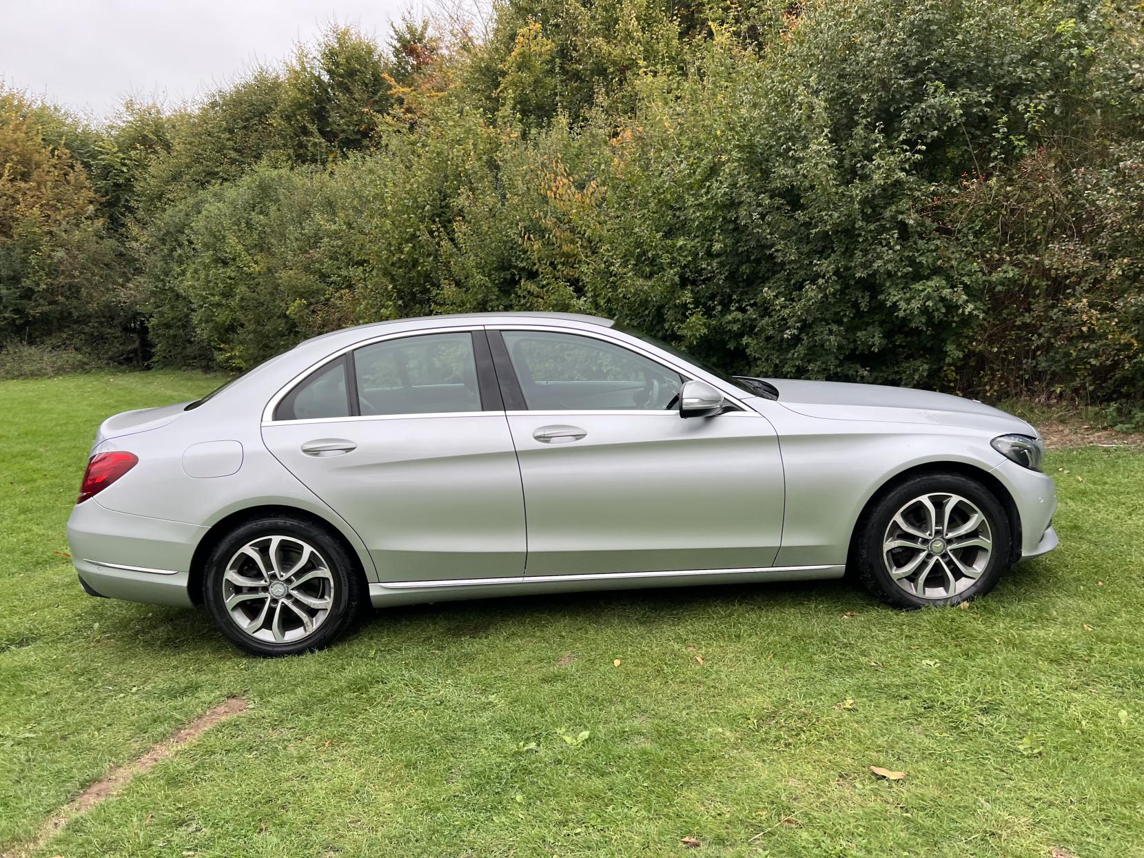 Mercedes-Benz C Class 2.0 C200 Sport Saloon 4dr Petrol 7G-Tronic+ Euro 6 (s/s) (184 ps)