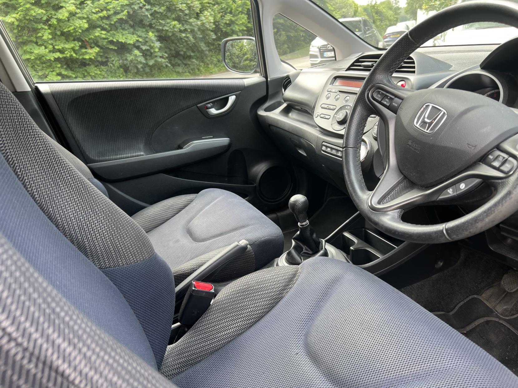 Honda Jazz 1.4 i-VTEC ES Plus Hatchback 5dr Petrol Manual Euro 5 (99 ps)