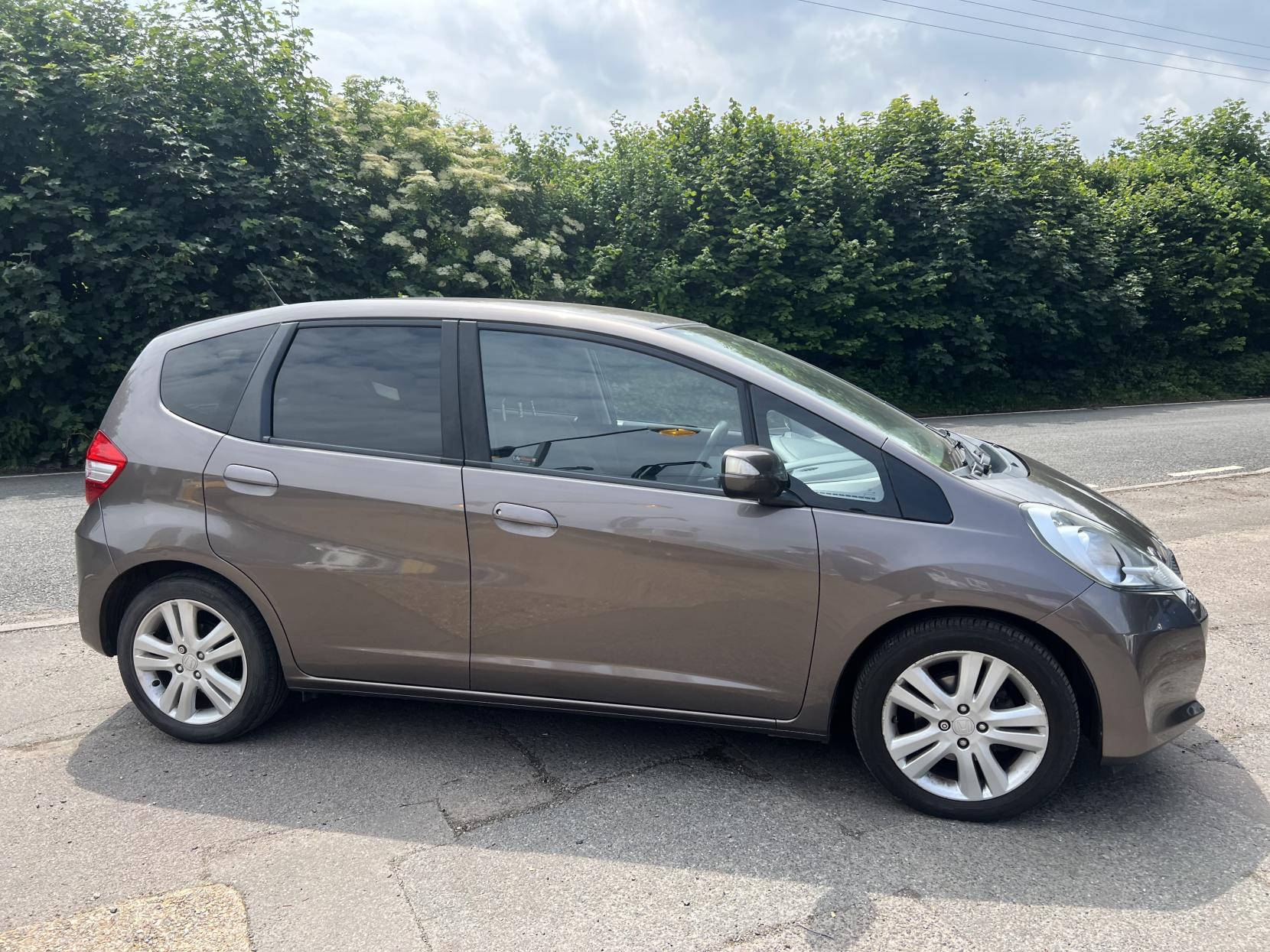Honda Jazz 1.4 i-VTEC ES Plus Hatchback 5dr Petrol Manual Euro 5 (99 ps)
