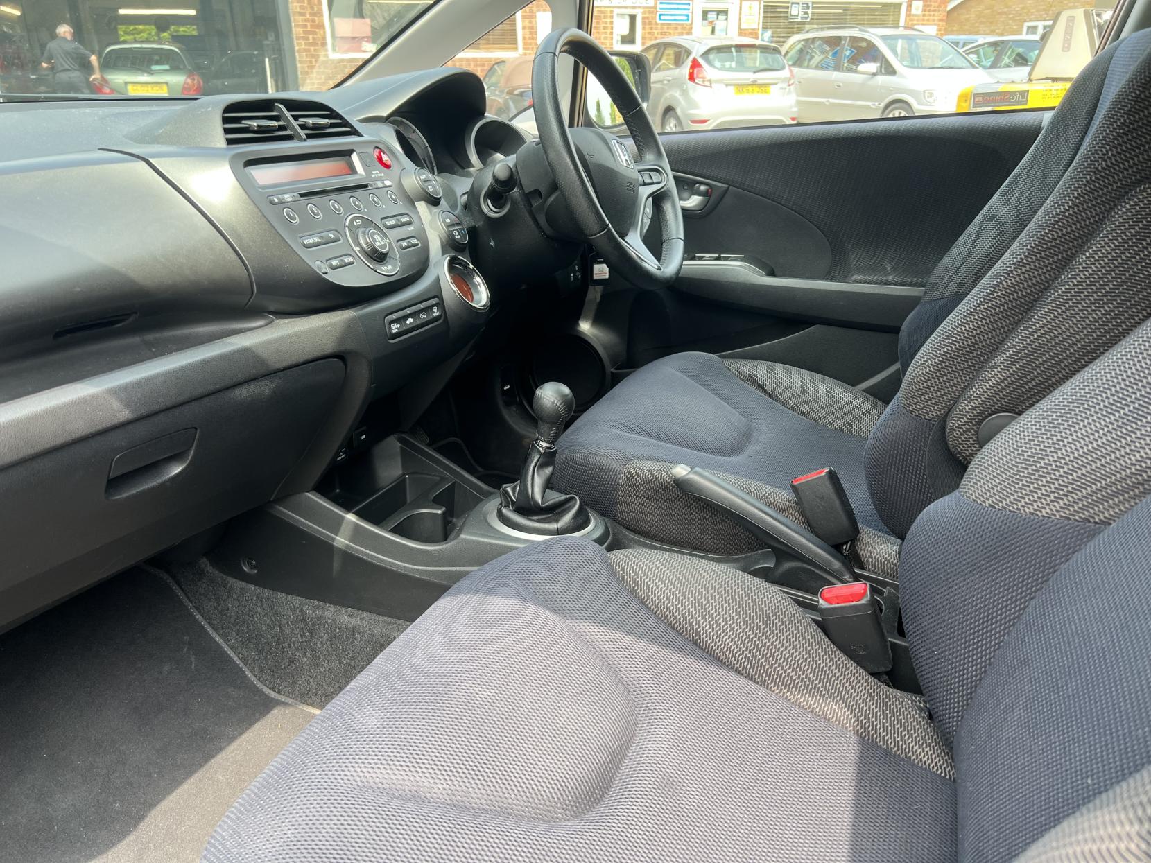 Honda Jazz 1.4 i-VTEC ES Plus Hatchback 5dr Petrol Manual Euro 5 (99 ps)
