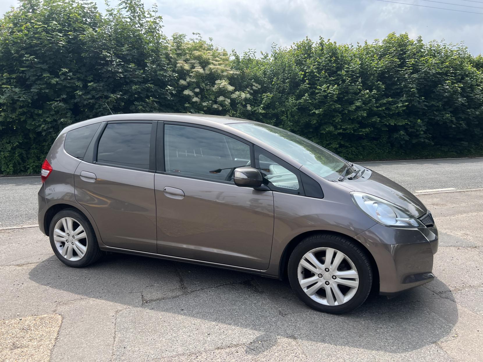 Honda Jazz 1.4 i-VTEC ES Plus Hatchback 5dr Petrol Manual Euro 5 (99 ps)