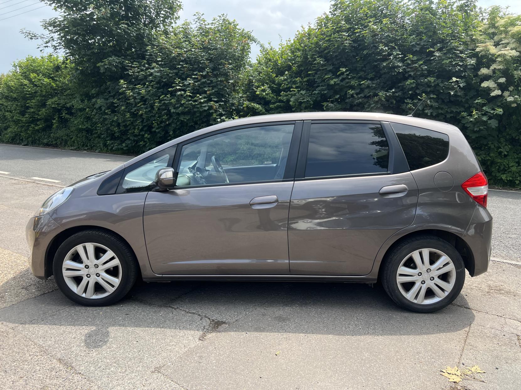 Honda Jazz 1.4 i-VTEC ES Plus Hatchback 5dr Petrol Manual Euro 5 (99 ps)